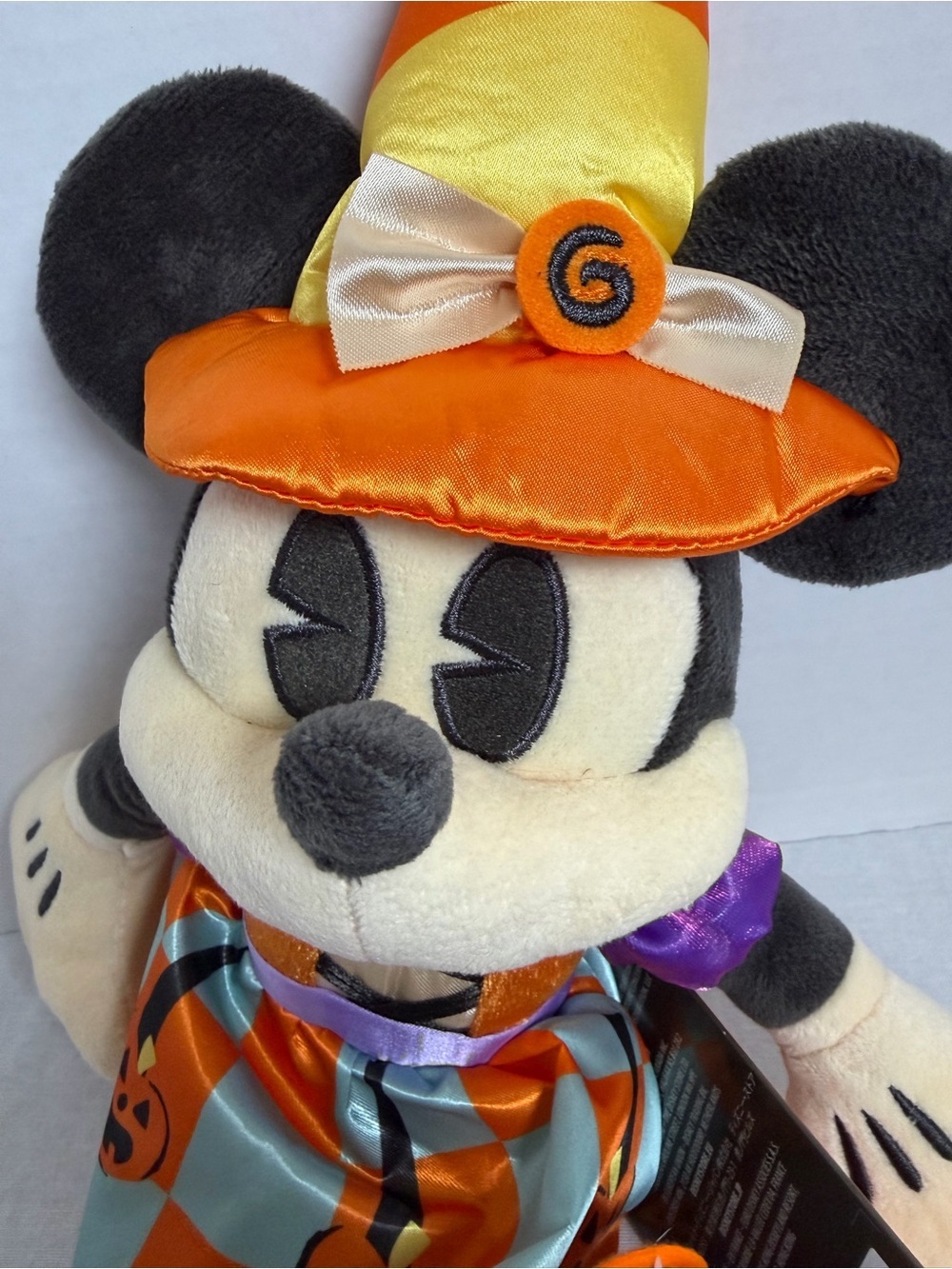 Disney Parks Minnie Mouse Halloween Tricks & Treats 2020 Plush NWT 16â Long - Picture 10 of 10